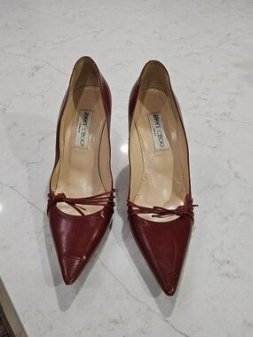 Jimmy Choo Wine Leather Pointed-Toe Pumps with Knot Detail 39.5